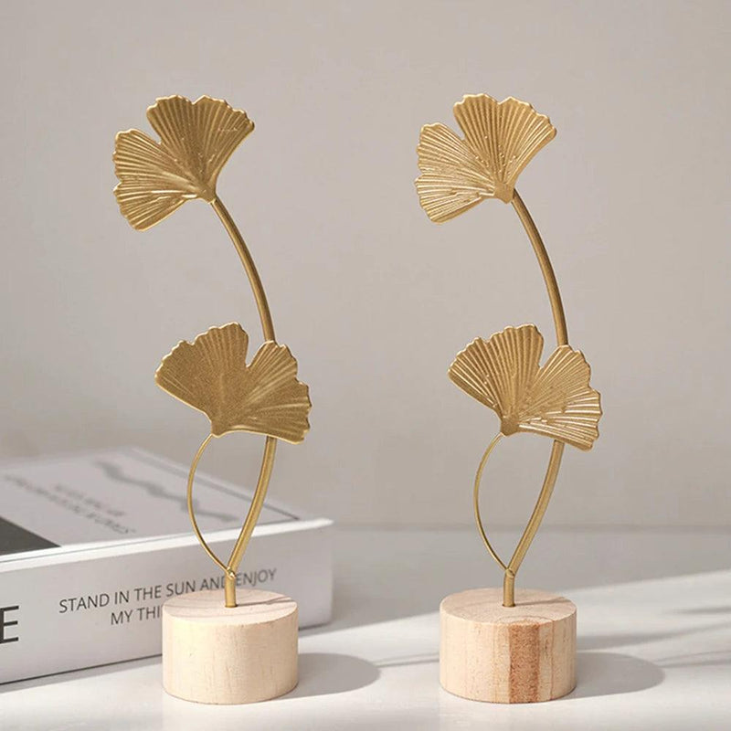 Escultura de Folha de Ginkgo em Ouro Nórdico para Decoração Elegante